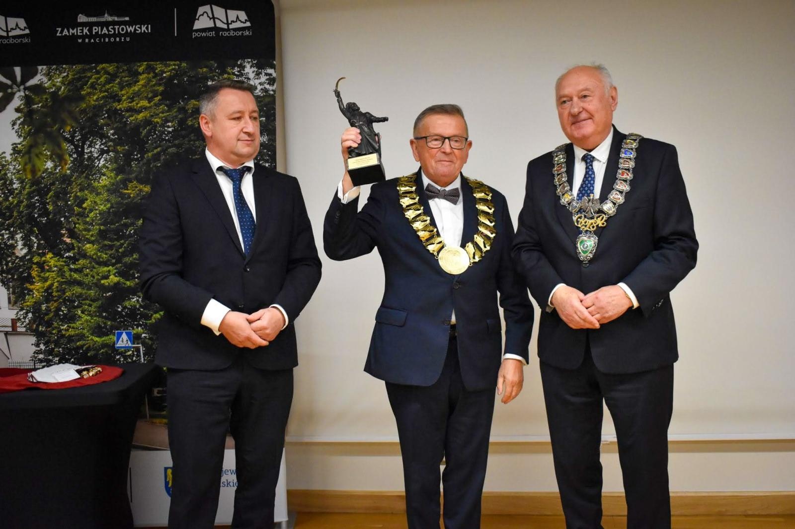 Zdjęcie w galerii na portalu naszraciborz.pl: Cech Rzemiosł Różnych w Raciborzu świętuje 80-lecie istnienia [FOTO] wiadomości z regionu