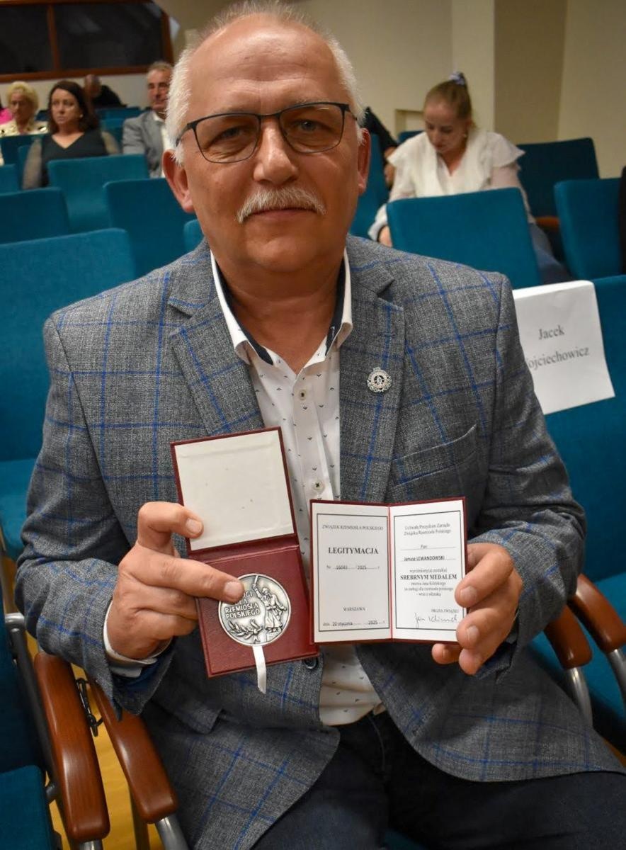 Zdjęcie w galerii na portalu naszraciborz.pl: Cech Rzemiosł Różnych w Raciborzu świętuje 80-lecie istnienia [FOTO] wiadomości z regionu