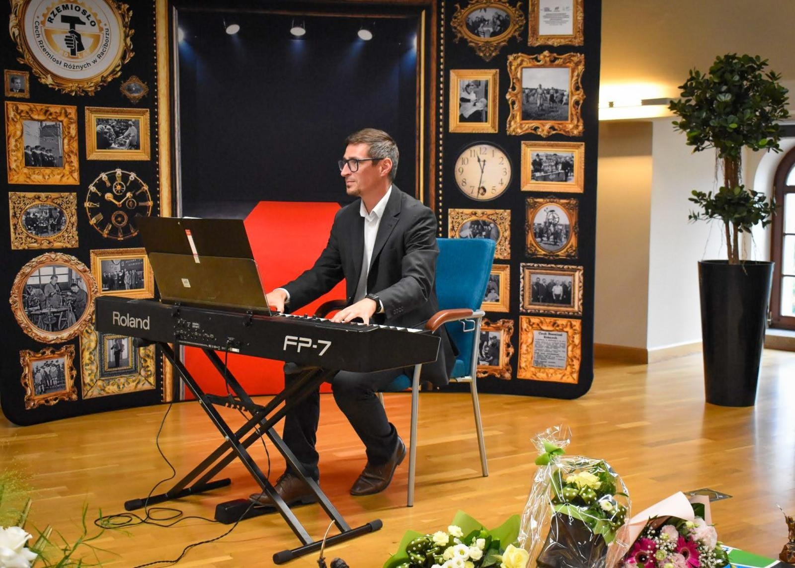 Zdjęcie w galerii na portalu naszraciborz.pl: Cech Rzemiosł Różnych w Raciborzu świętuje 80-lecie istnienia [FOTO] wiadomości z regionu