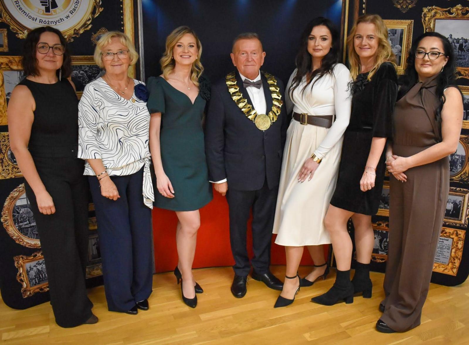 Zdjęcie w galerii na portalu naszraciborz.pl: Cech Rzemiosł Różnych w Raciborzu świętuje 80-lecie istnienia [FOTO] wiadomości z regionu