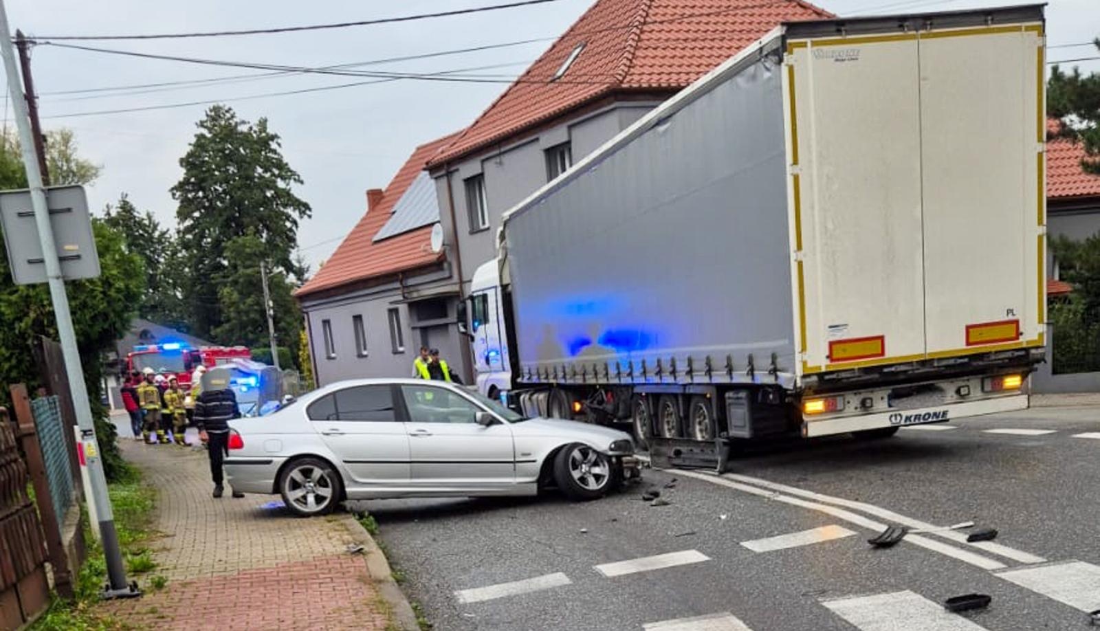 Zdjęcie w galerii na portalu naszraciborz.pl: Groźny wypadek w Roszkowie i seria interwencji strażaków w powiecie raciborskim [RAPORT 998] wiadomości z regionu