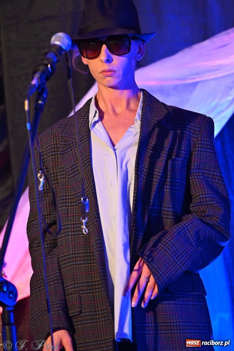 Zdjęcie w galerii na portalu naszraciborz.pl: OFF-ka na wysokich obrotach – drugi dzień festiwalu pełen artystycznych kontrastów [FOTO, WIDEO] wiadomości z regionu