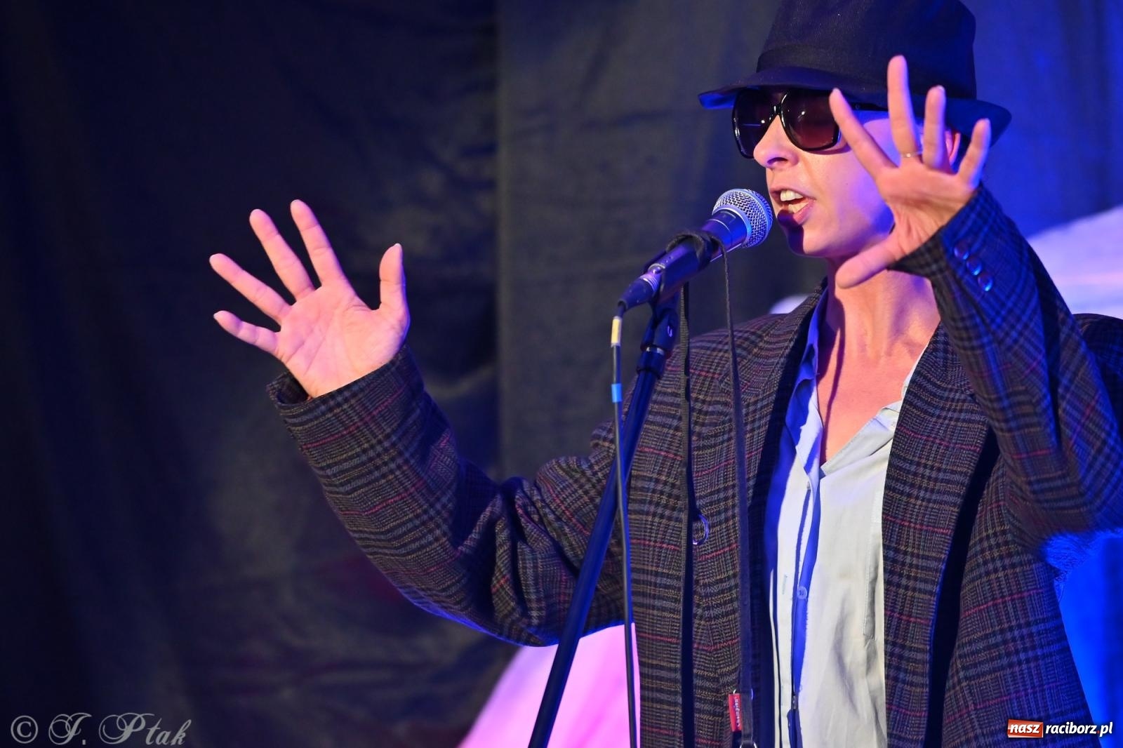 Zdjęcie w galerii na portalu naszraciborz.pl: OFF-ka na wysokich obrotach – drugi dzień festiwalu pełen artystycznych kontrastów [FOTO, WIDEO] wiadomości z regionu