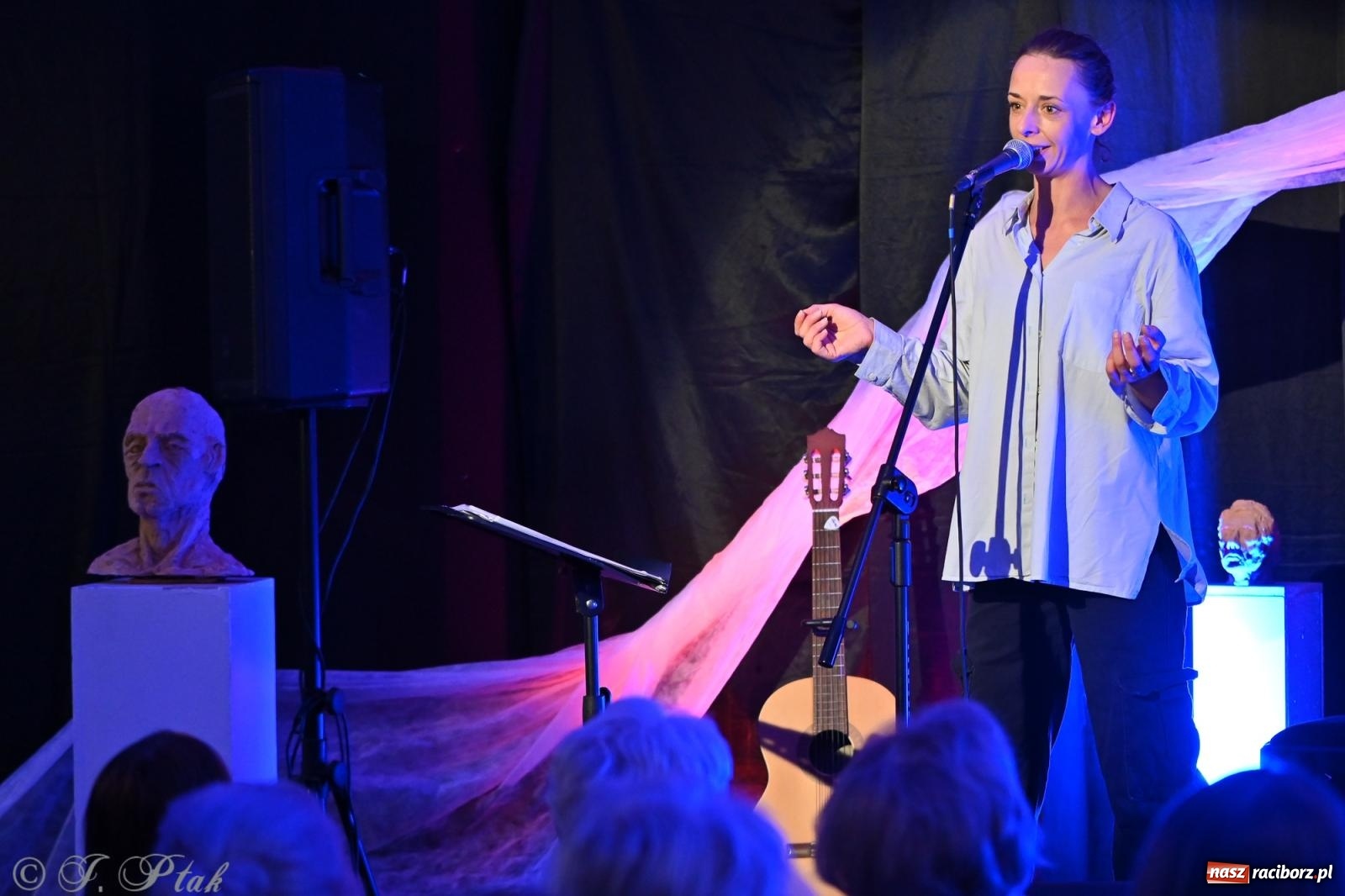 Zdjęcie w galerii na portalu naszraciborz.pl: OFF-ka na wysokich obrotach – drugi dzień festiwalu pełen artystycznych kontrastów [FOTO, WIDEO] wiadomości z regionu