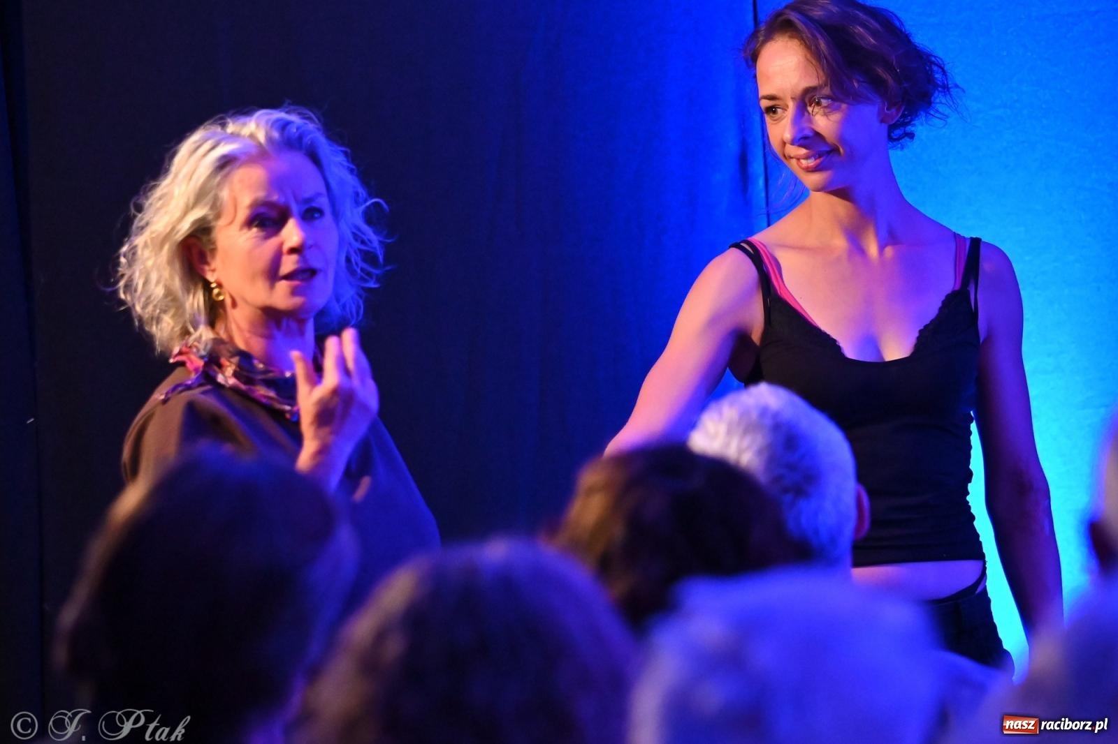 Zdjęcie w galerii na portalu naszraciborz.pl: OFF-ka na wysokich obrotach – drugi dzień festiwalu pełen artystycznych kontrastów [FOTO, WIDEO] wiadomości z regionu