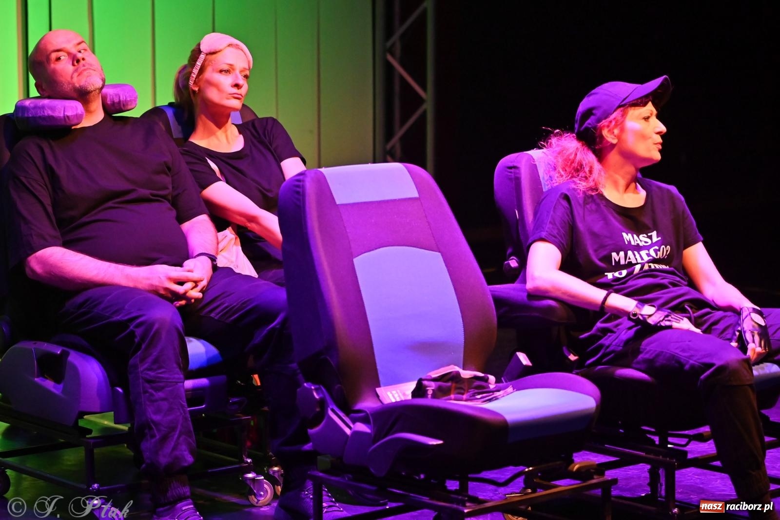 Zdjęcie w galerii na portalu naszraciborz.pl: OFF-ka na wysokich obrotach – drugi dzień festiwalu pełen artystycznych kontrastów [FOTO, WIDEO] wiadomości z regionu