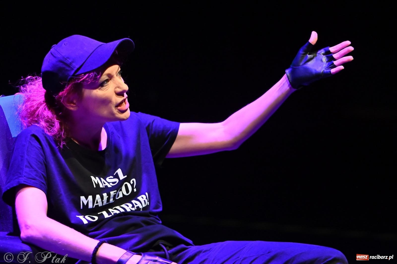 Zdjęcie w galerii na portalu naszraciborz.pl: OFF-ka na wysokich obrotach – drugi dzień festiwalu pełen artystycznych kontrastów [FOTO, WIDEO] wiadomości z regionu