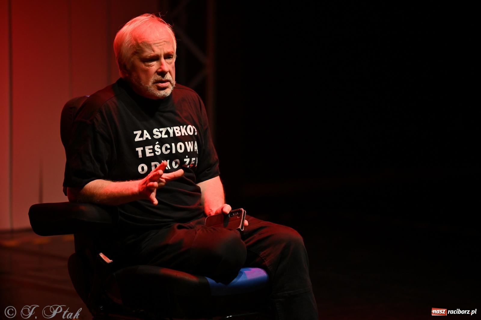 Zdjęcie w galerii na portalu naszraciborz.pl: OFF-ka na wysokich obrotach – drugi dzień festiwalu pełen artystycznych kontrastów [FOTO, WIDEO] wiadomości z regionu