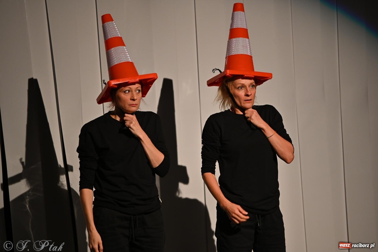 Zdjęcie w galerii na portalu naszraciborz.pl: OFF-ka na wysokich obrotach – drugi dzień festiwalu pełen artystycznych kontrastów [FOTO, WIDEO] wiadomości z regionu