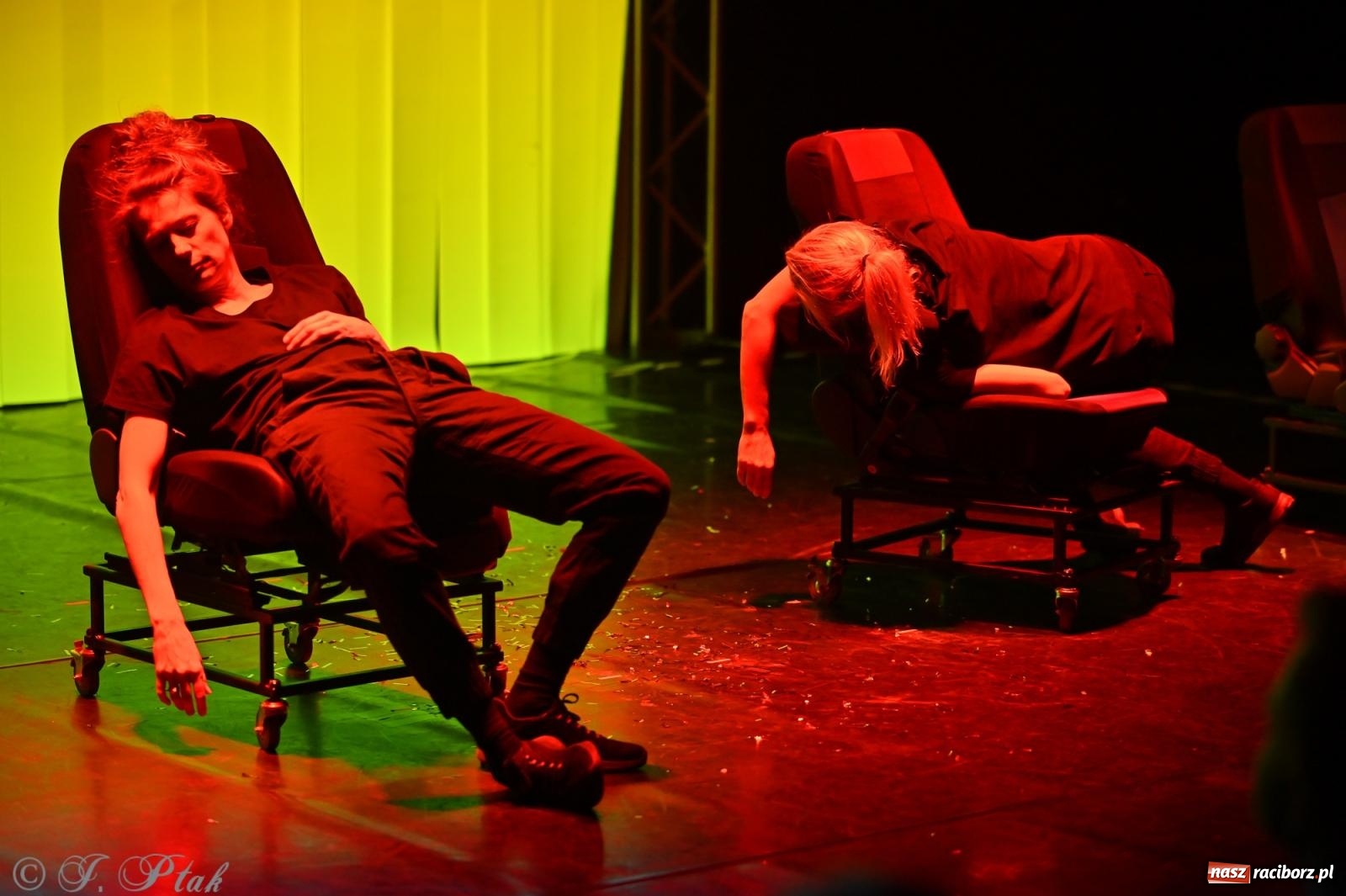 Zdjęcie w galerii na portalu naszraciborz.pl: OFF-ka na wysokich obrotach – drugi dzień festiwalu pełen artystycznych kontrastów [FOTO, WIDEO] wiadomości z regionu