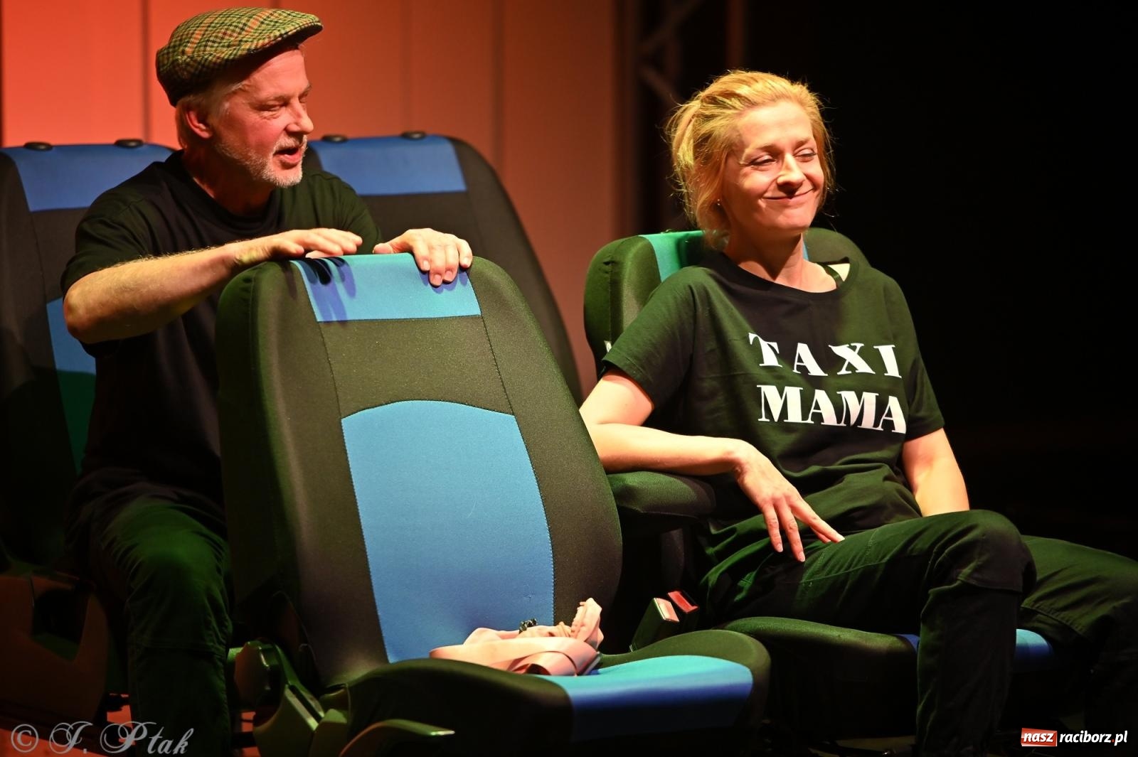 Zdjęcie w galerii na portalu naszraciborz.pl: OFF-ka na wysokich obrotach – drugi dzień festiwalu pełen artystycznych kontrastów [FOTO, WIDEO] wiadomości z regionu