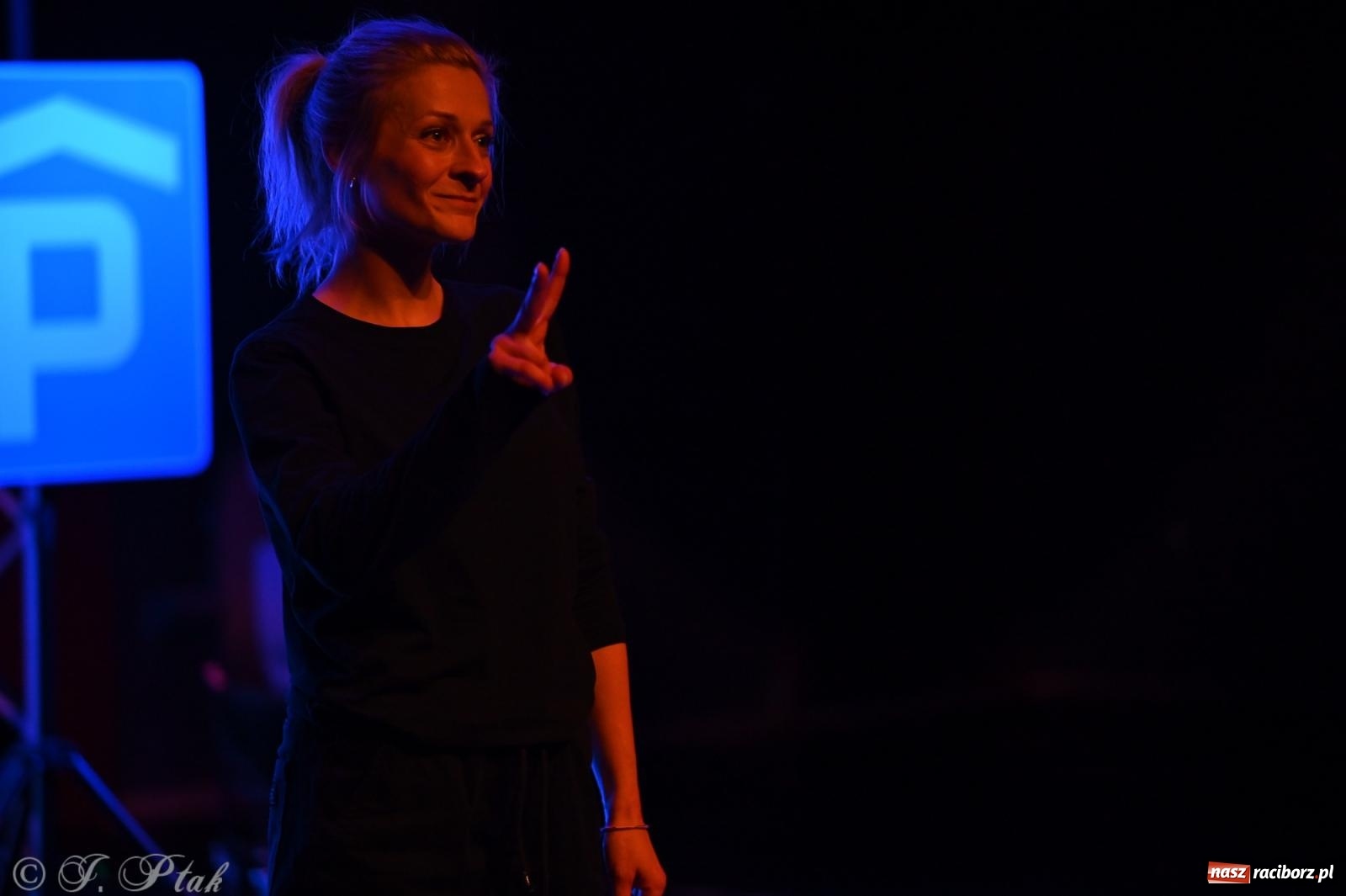 Zdjęcie w galerii na portalu naszraciborz.pl: OFF-ka na wysokich obrotach – drugi dzień festiwalu pełen artystycznych kontrastów [FOTO, WIDEO] wiadomości z regionu