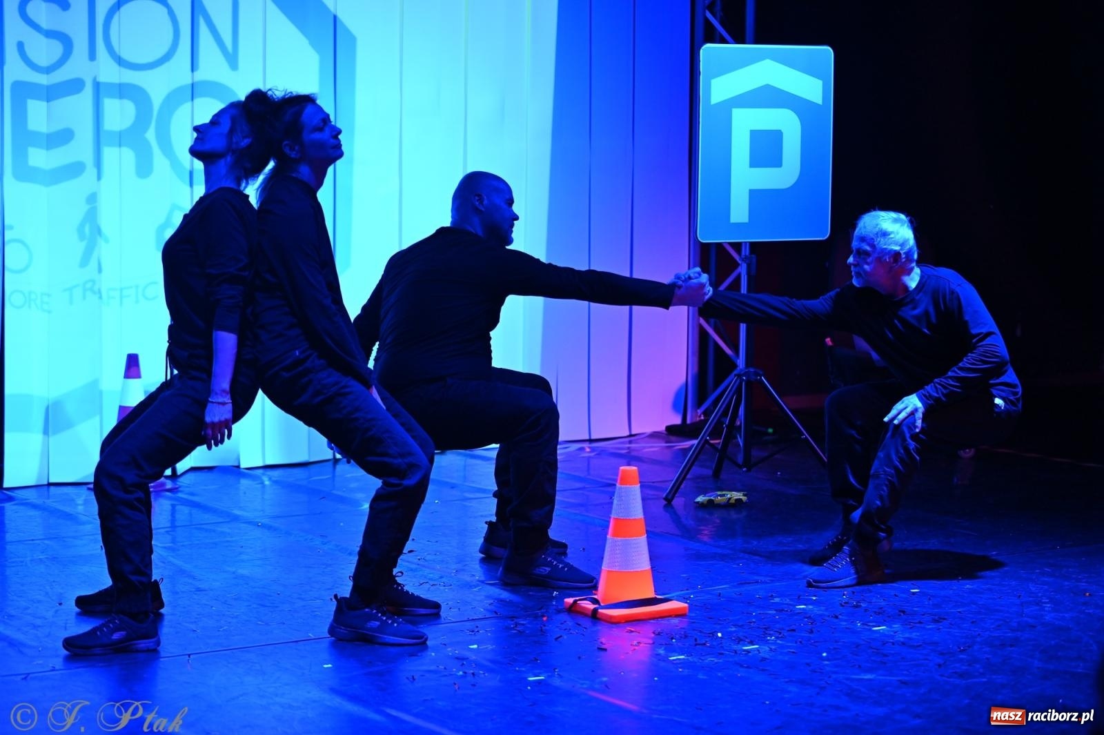 Zdjęcie w galerii na portalu naszraciborz.pl: OFF-ka na wysokich obrotach – drugi dzień festiwalu pełen artystycznych kontrastów [FOTO, WIDEO] wiadomości z regionu