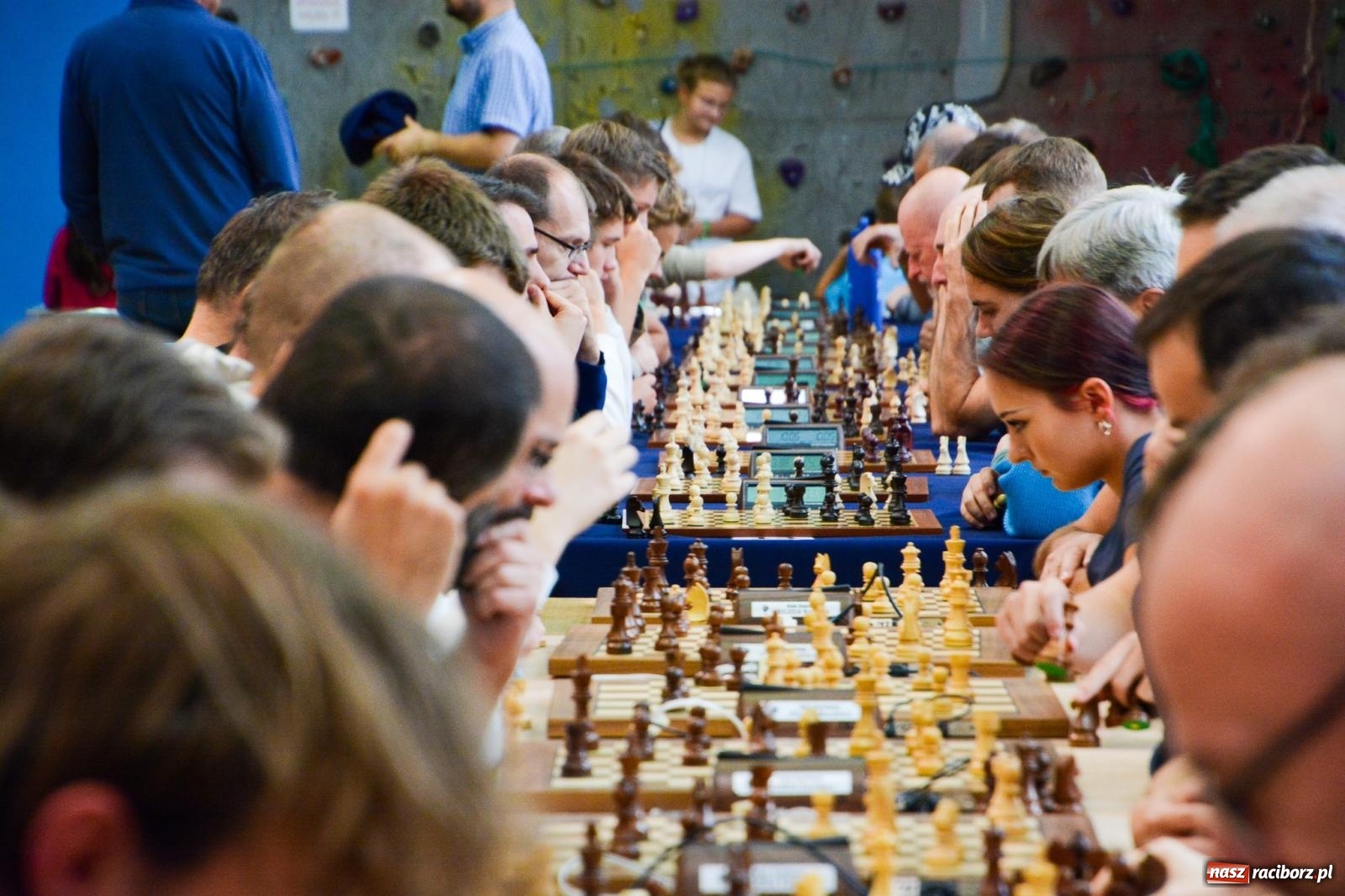 Zdjęcie w galerii na portalu naszraciborz.pl: Rekordowa frekwencja na VI Międzynarodowym Memoriale Szachowym Alfreda Chrobaka w Raciborzu wiadomości z regionu