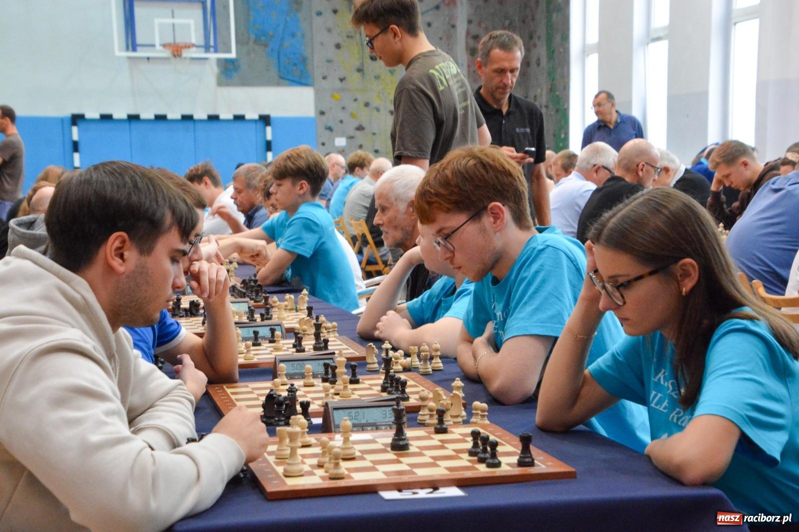 Zdjęcie w galerii na portalu naszraciborz.pl: Rekordowa frekwencja na VI Międzynarodowym Memoriale Szachowym Alfreda Chrobaka w Raciborzu wiadomości z regionu