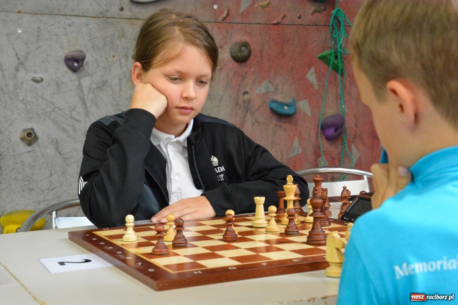 Zdjęcie w galerii na portalu naszraciborz.pl: Rekordowa frekwencja na VI Międzynarodowym Memoriale Szachowym Alfreda Chrobaka w Raciborzu wiadomości z regionu