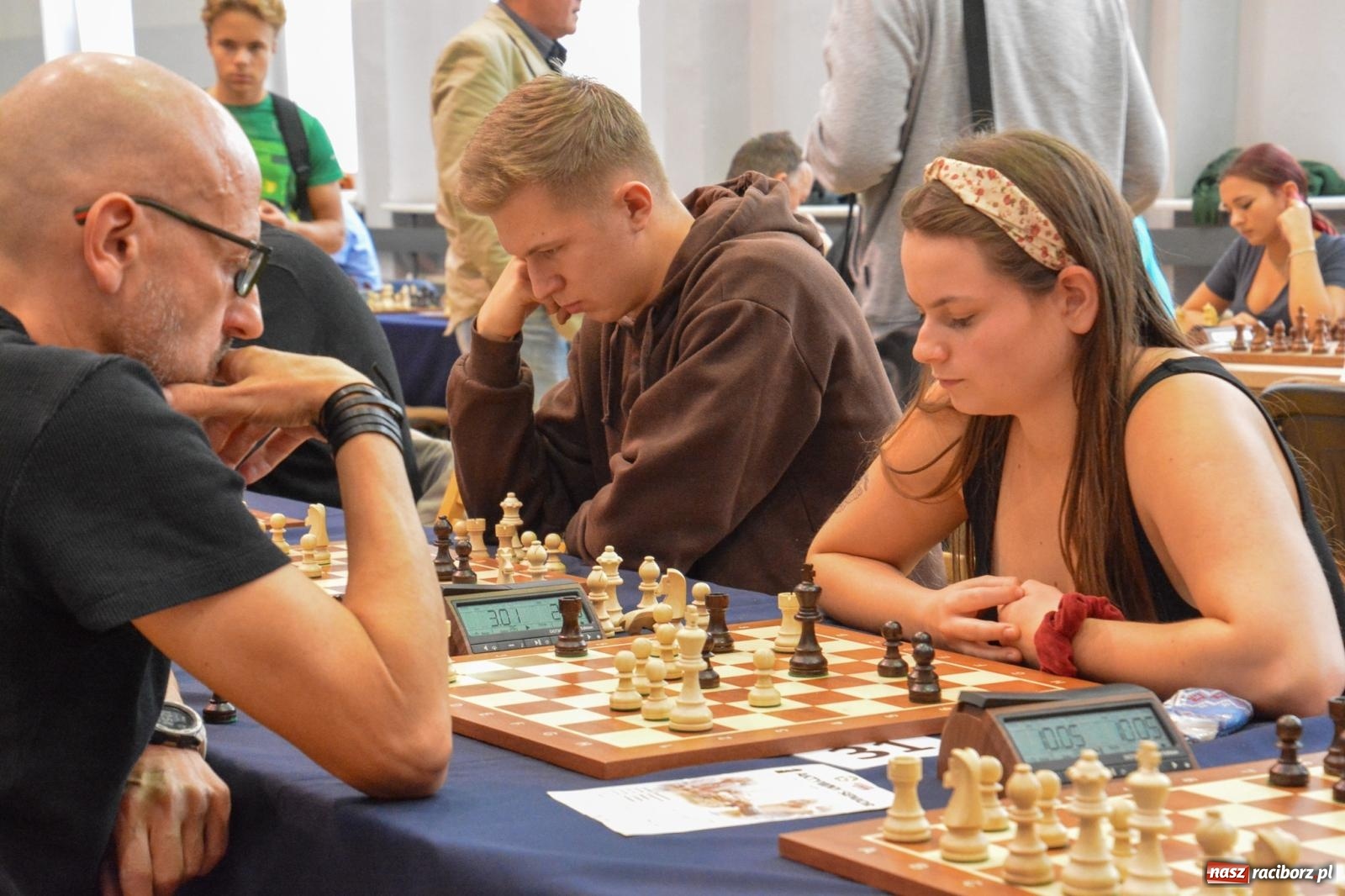 Zdjęcie w galerii na portalu naszraciborz.pl: Rekordowa frekwencja na VI Międzynarodowym Memoriale Szachowym Alfreda Chrobaka w Raciborzu wiadomości z regionu