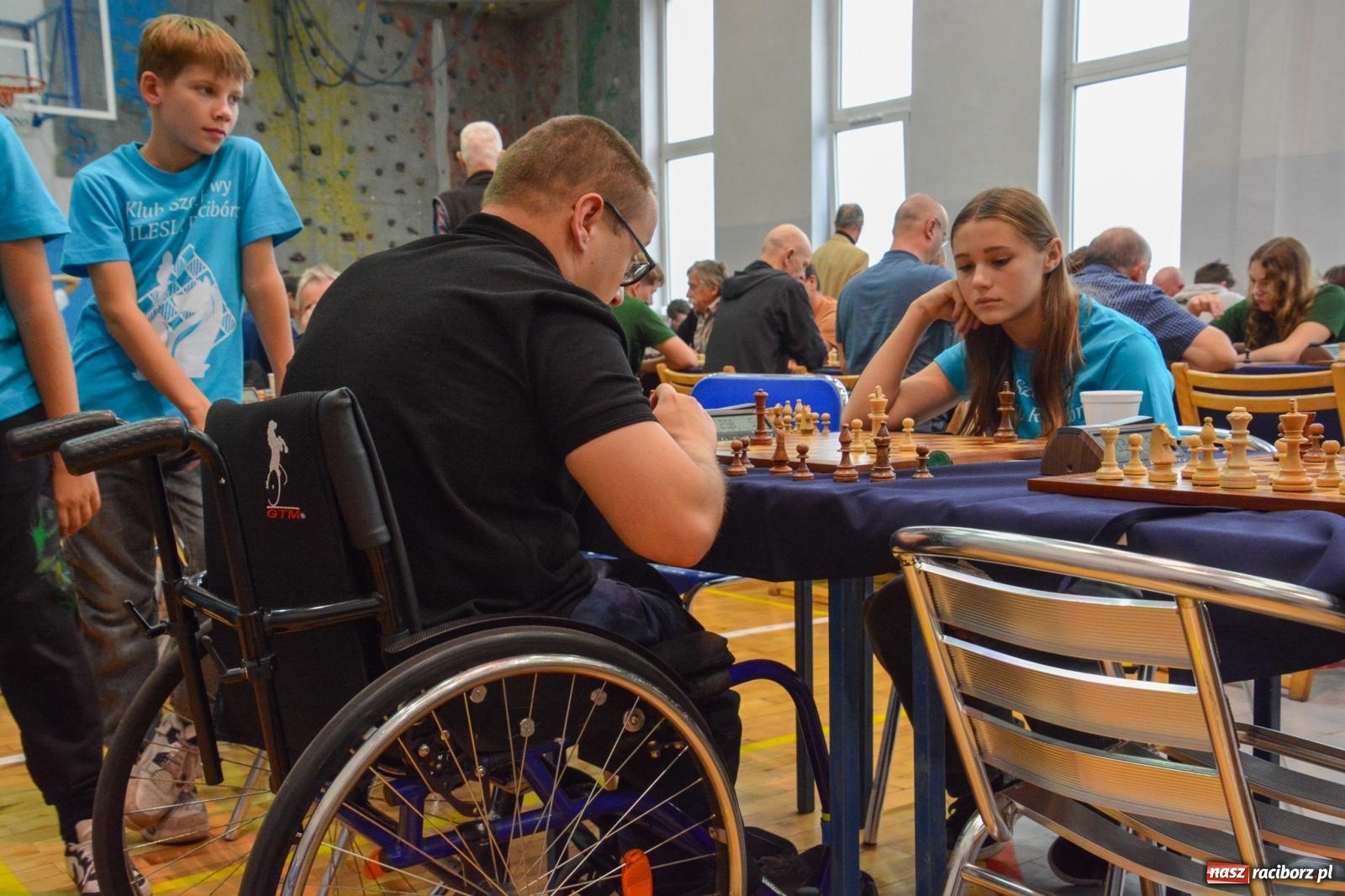 Zdjęcie w galerii na portalu naszraciborz.pl: Rekordowa frekwencja na VI Międzynarodowym Memoriale Szachowym Alfreda Chrobaka w Raciborzu wiadomości z regionu