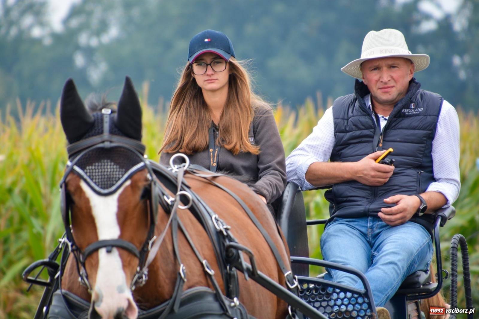 Zdjęcie w galerii na portalu naszraciborz.pl: Hubertus w Żerdzinach – emocje na końskim grzbiecie i nowe atrakcje dla miłośników jeździectwa wiadomości z regionu