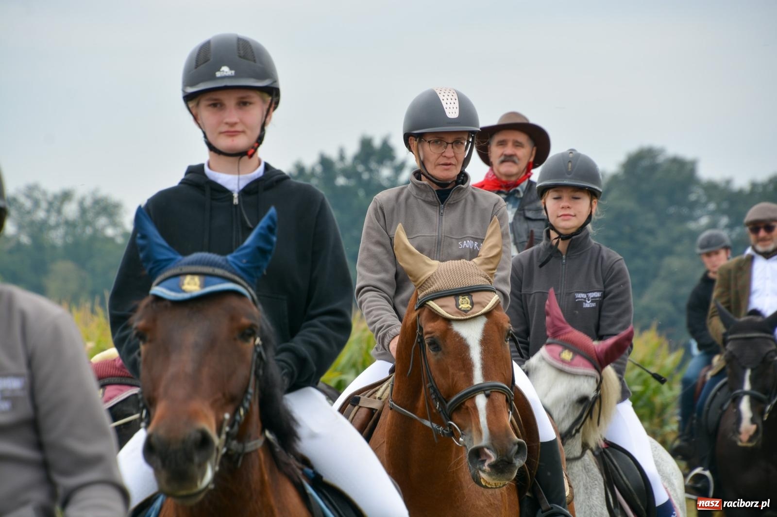 Zdjęcie w galerii na portalu naszraciborz.pl: Hubertus w Żerdzinach – emocje na końskim grzbiecie i nowe atrakcje dla miłośników jeździectwa wiadomości z regionu