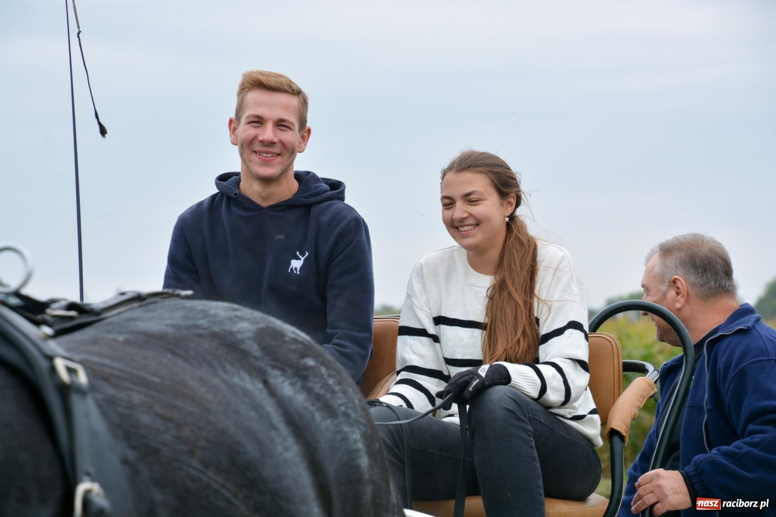 Zdjęcie w galerii na portalu naszraciborz.pl: Hubertus w Żerdzinach – emocje na końskim grzbiecie i nowe atrakcje dla miłośników jeździectwa wiadomości z regionu