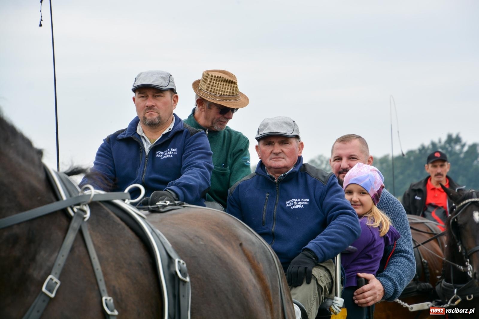 Zdjęcie w galerii na portalu naszraciborz.pl: Hubertus w Żerdzinach – emocje na końskim grzbiecie i nowe atrakcje dla miłośników jeździectwa wiadomości z regionu