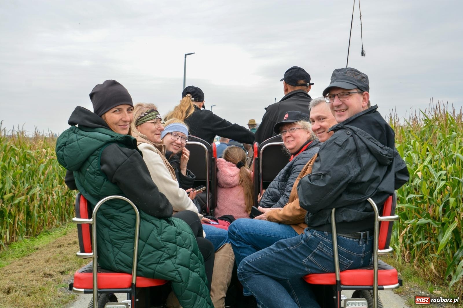 Zdjęcie w galerii na portalu naszraciborz.pl: Hubertus w Żerdzinach – emocje na końskim grzbiecie i nowe atrakcje dla miłośników jeździectwa wiadomości z regionu