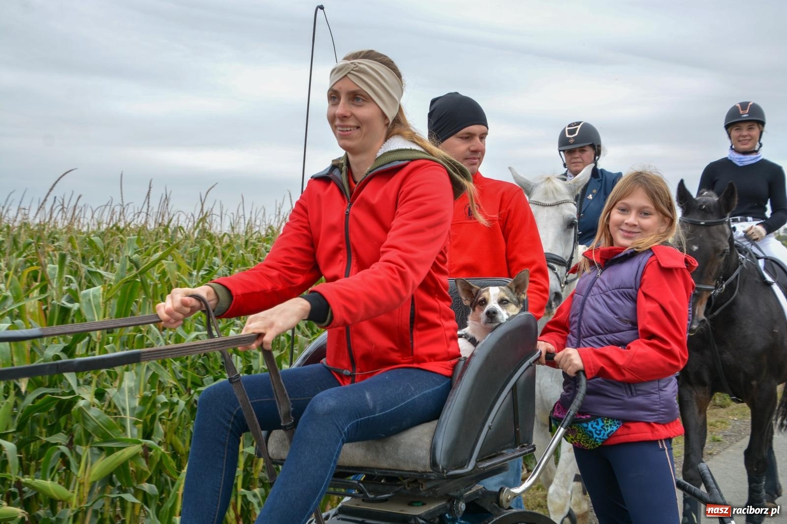 Zdjęcie w galerii na portalu naszraciborz.pl: Hubertus w Żerdzinach – emocje na końskim grzbiecie i nowe atrakcje dla miłośników jeździectwa wiadomości z regionu