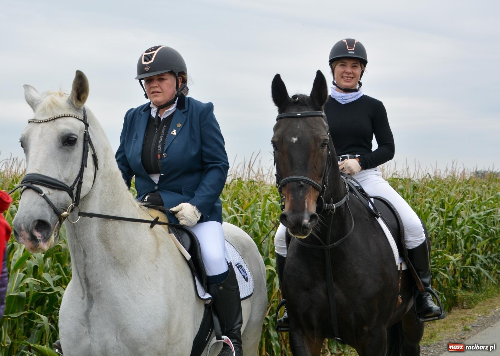 Zdjęcie w galerii na portalu naszraciborz.pl: Hubertus w Żerdzinach – emocje na końskim grzbiecie i nowe atrakcje dla miłośników jeździectwa wiadomości z regionu