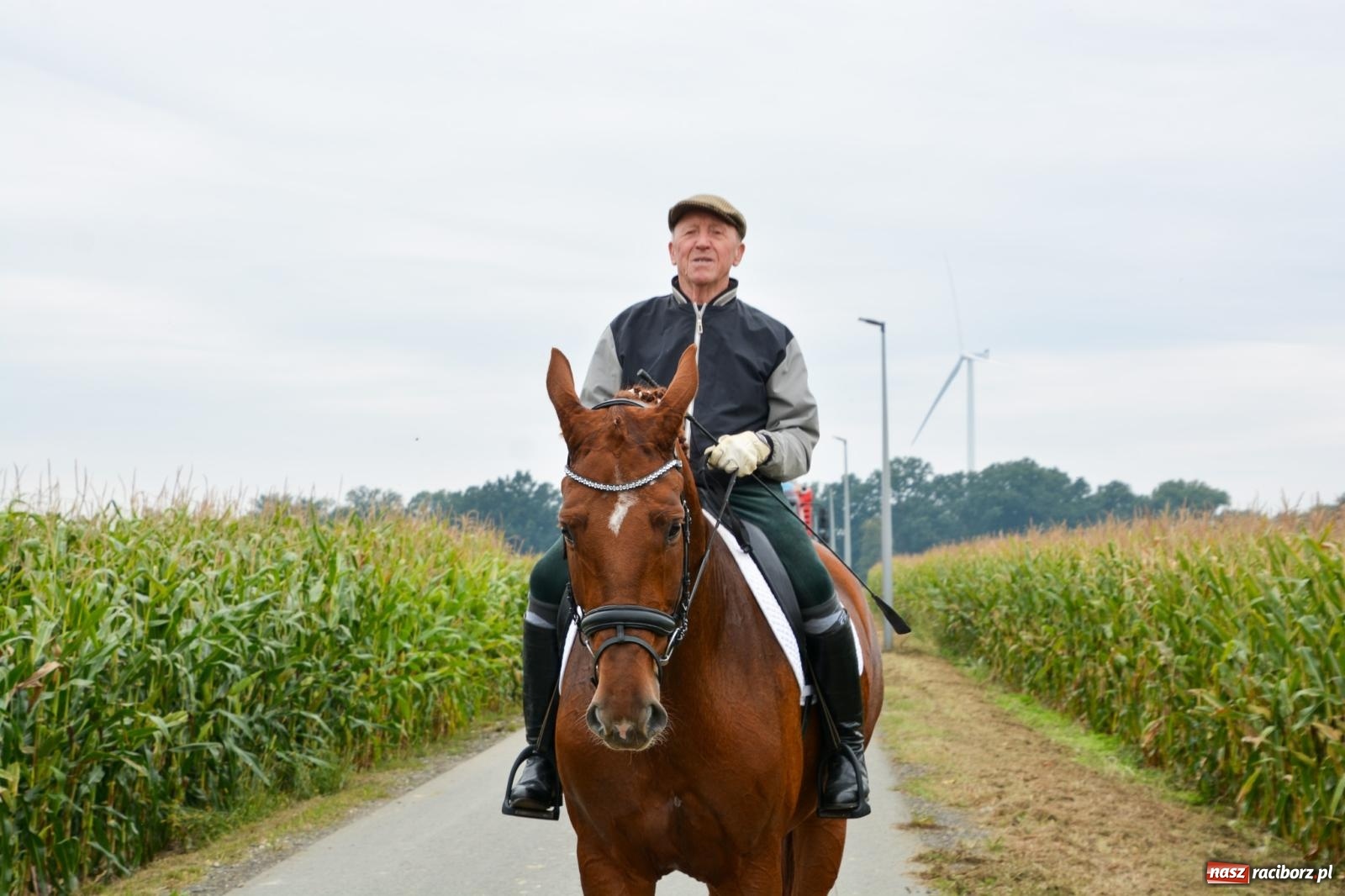 Zdjęcie w galerii na portalu naszraciborz.pl: Hubertus w Żerdzinach – emocje na końskim grzbiecie i nowe atrakcje dla miłośników jeździectwa wiadomości z regionu