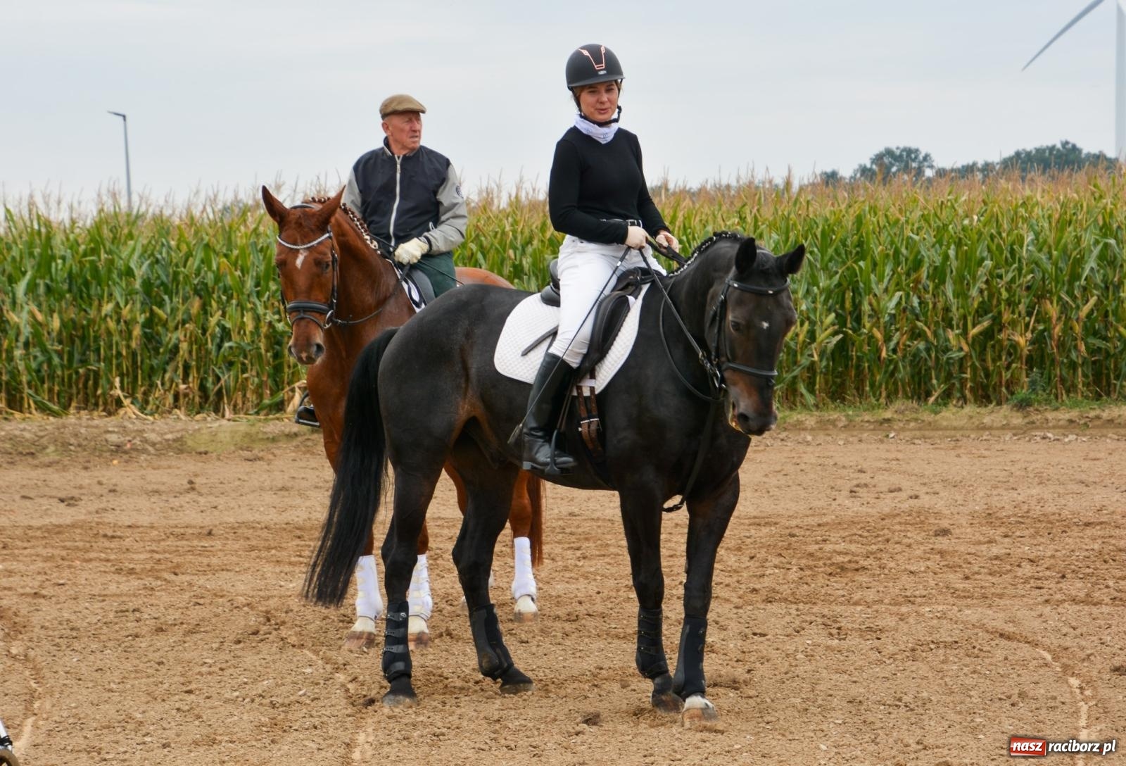 Zdjęcie w galerii na portalu naszraciborz.pl: Hubertus w Żerdzinach – emocje na końskim grzbiecie i nowe atrakcje dla miłośników jeździectwa wiadomości z regionu