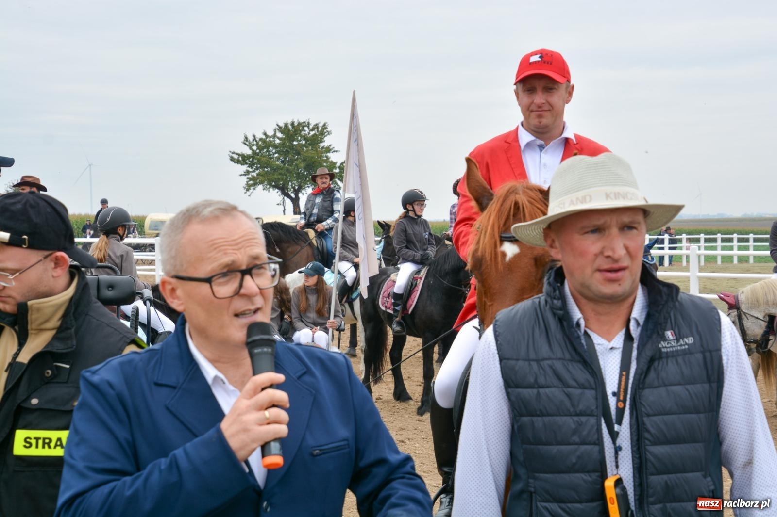 Zdjęcie w galerii na portalu naszraciborz.pl: Hubertus w Żerdzinach – emocje na końskim grzbiecie i nowe atrakcje dla miłośników jeździectwa wiadomości z regionu