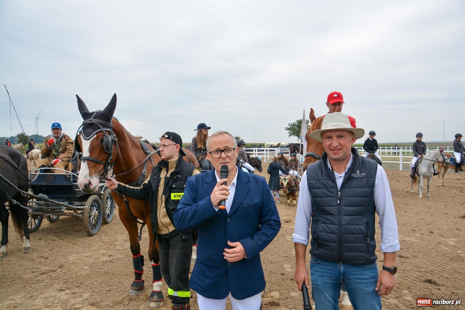 Zdjęcie w galerii na portalu naszraciborz.pl: Hubertus w Żerdzinach – emocje na końskim grzbiecie i nowe atrakcje dla miłośników jeździectwa wiadomości z regionu