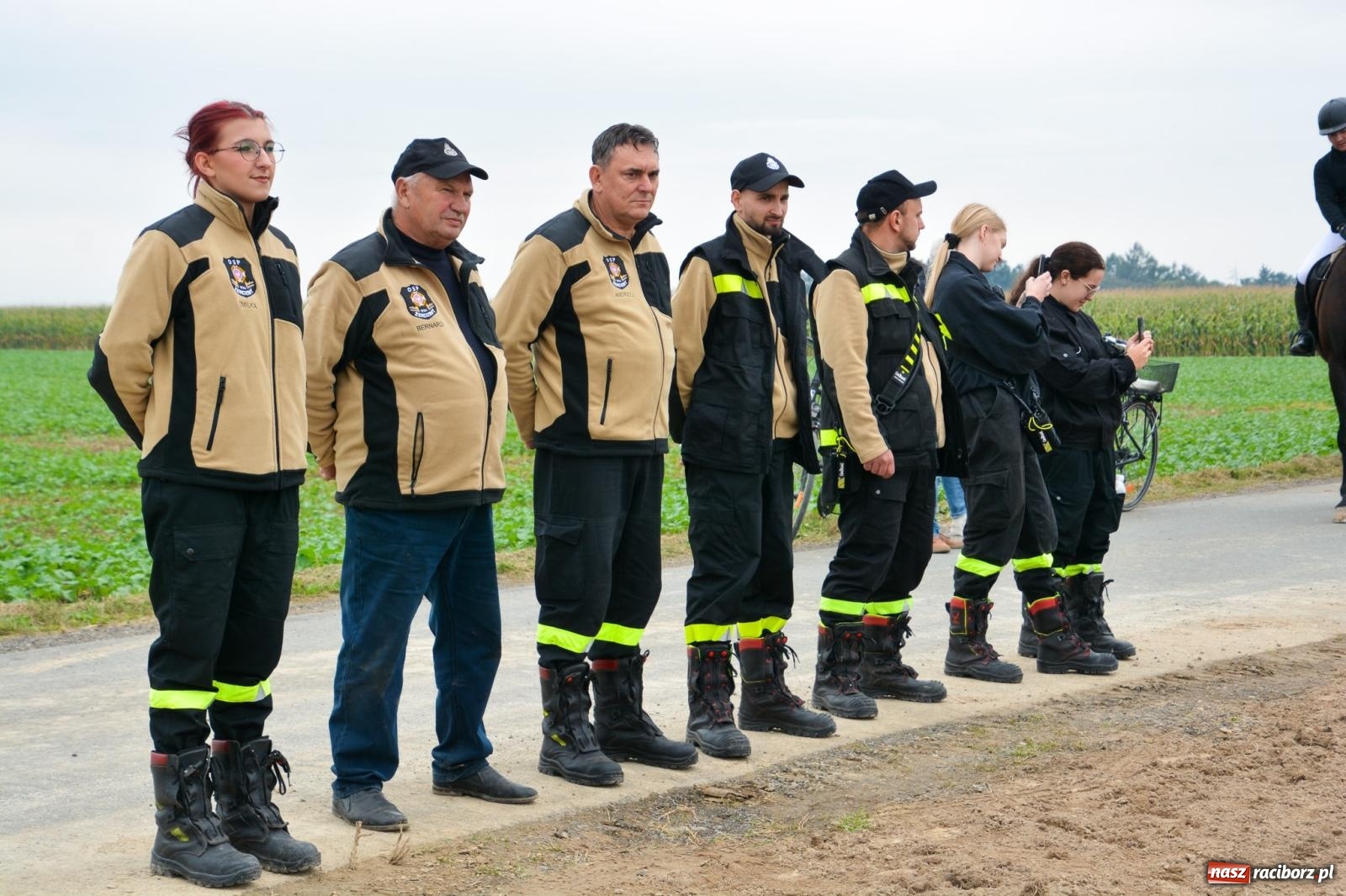 Zdjęcie w galerii na portalu naszraciborz.pl: Hubertus w Żerdzinach – emocje na końskim grzbiecie i nowe atrakcje dla miłośników jeździectwa wiadomości z regionu