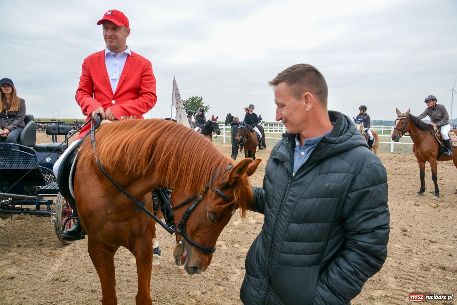 Zdjęcie w galerii na portalu naszraciborz.pl: Hubertus w Żerdzinach – emocje na końskim grzbiecie i nowe atrakcje dla miłośników jeździectwa wiadomości z regionu