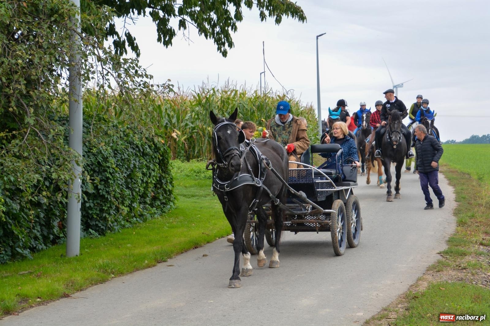 Zdjęcie w galerii na portalu naszraciborz.pl: Hubertus w Żerdzinach – emocje na końskim grzbiecie i nowe atrakcje dla miłośników jeździectwa wiadomości z regionu
