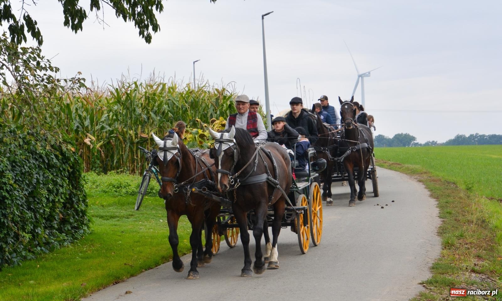 Zdjęcie w galerii na portalu naszraciborz.pl: Hubertus w Żerdzinach – emocje na końskim grzbiecie i nowe atrakcje dla miłośników jeździectwa wiadomości z regionu