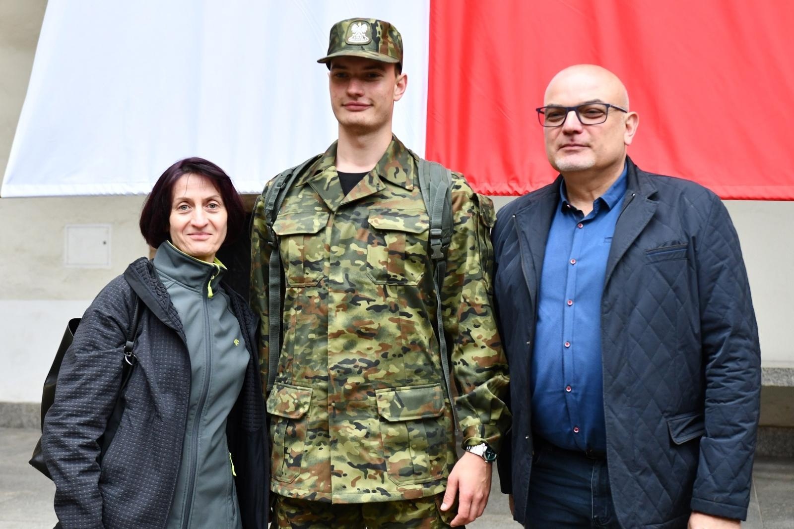 Zdjęcie w galerii na portalu naszraciborz.pl: Śląski Oddział Straży Granicznej z Raciborza zasiliło 42 nowych funkcjonariuszy wiadomości z regionu