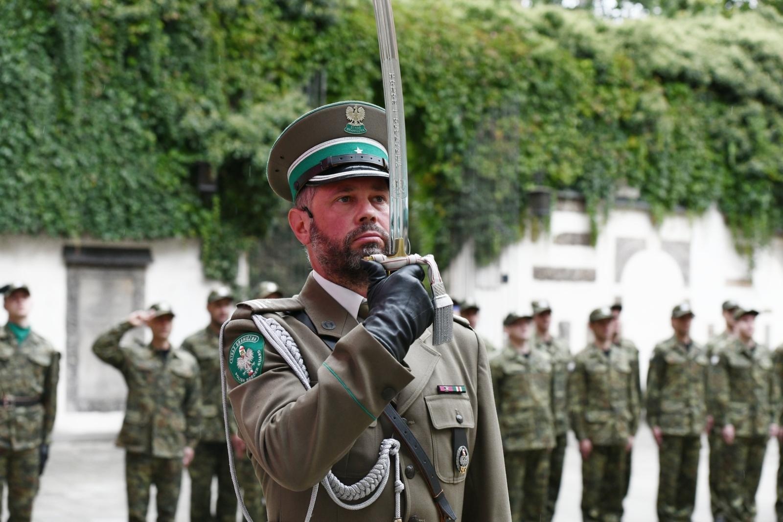 Zdjęcie w galerii na portalu naszraciborz.pl: Śląski Oddział Straży Granicznej z Raciborza zasiliło 42 nowych funkcjonariuszy wiadomości z regionu