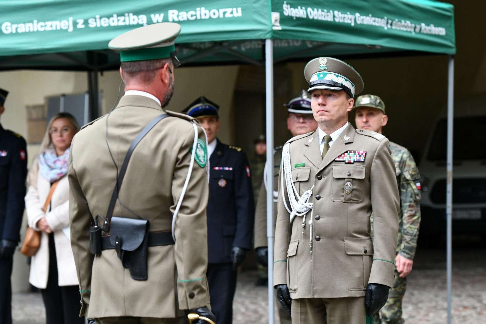 Zdjęcie w galerii na portalu naszraciborz.pl: Śląski Oddział Straży Granicznej z Raciborza zasiliło 42 nowych funkcjonariuszy wiadomości z regionu