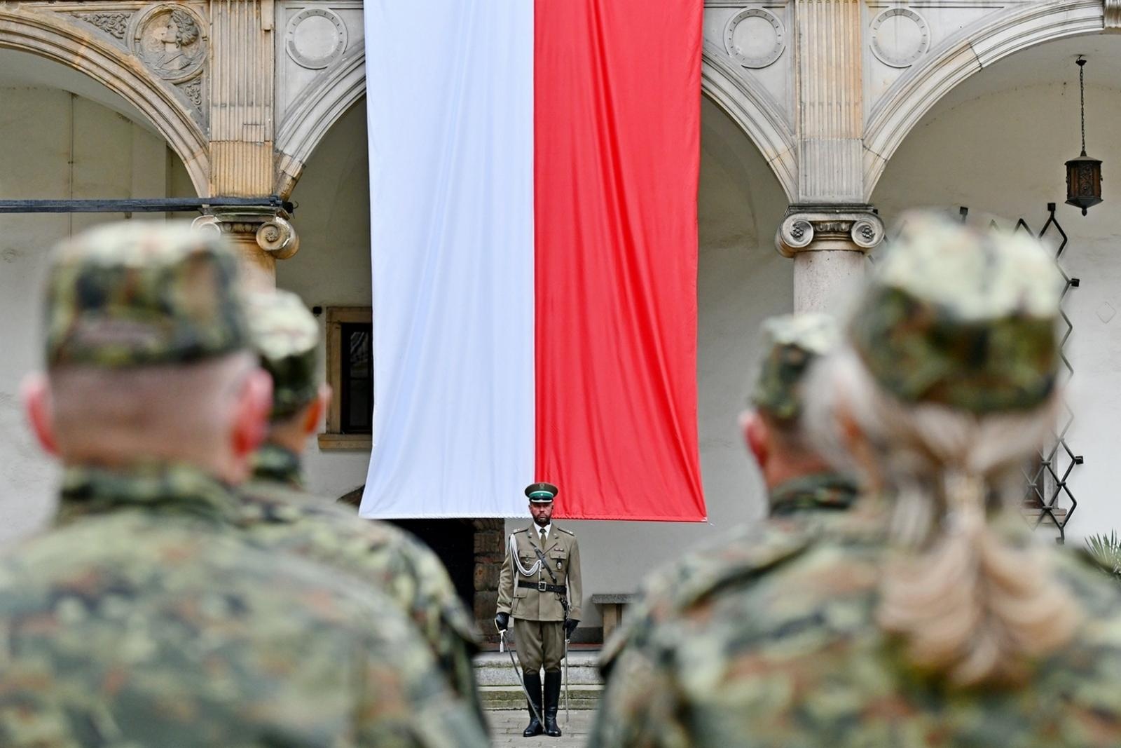 Zdjęcie w galerii na portalu naszraciborz.pl: Śląski Oddział Straży Granicznej z Raciborza zasiliło 42 nowych funkcjonariuszy wiadomości z regionu