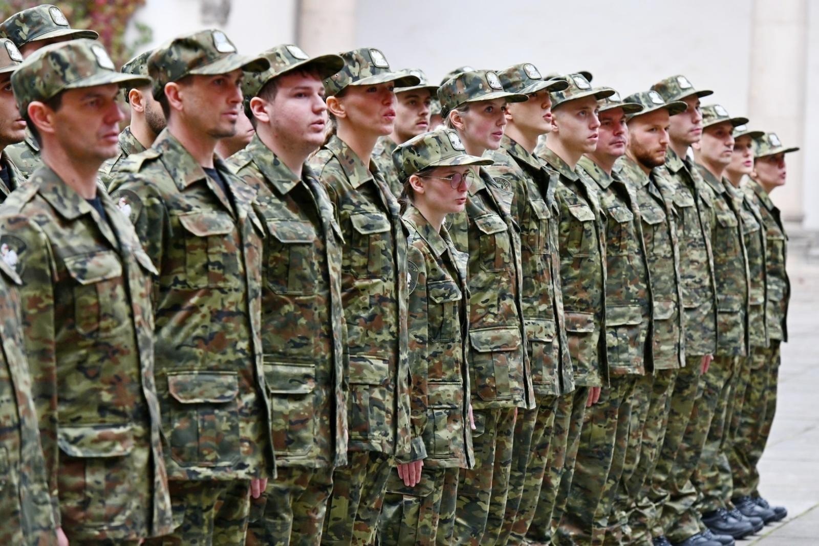 Zdjęcie w galerii na portalu naszraciborz.pl: Śląski Oddział Straży Granicznej z Raciborza zasiliło 42 nowych funkcjonariuszy wiadomości z regionu