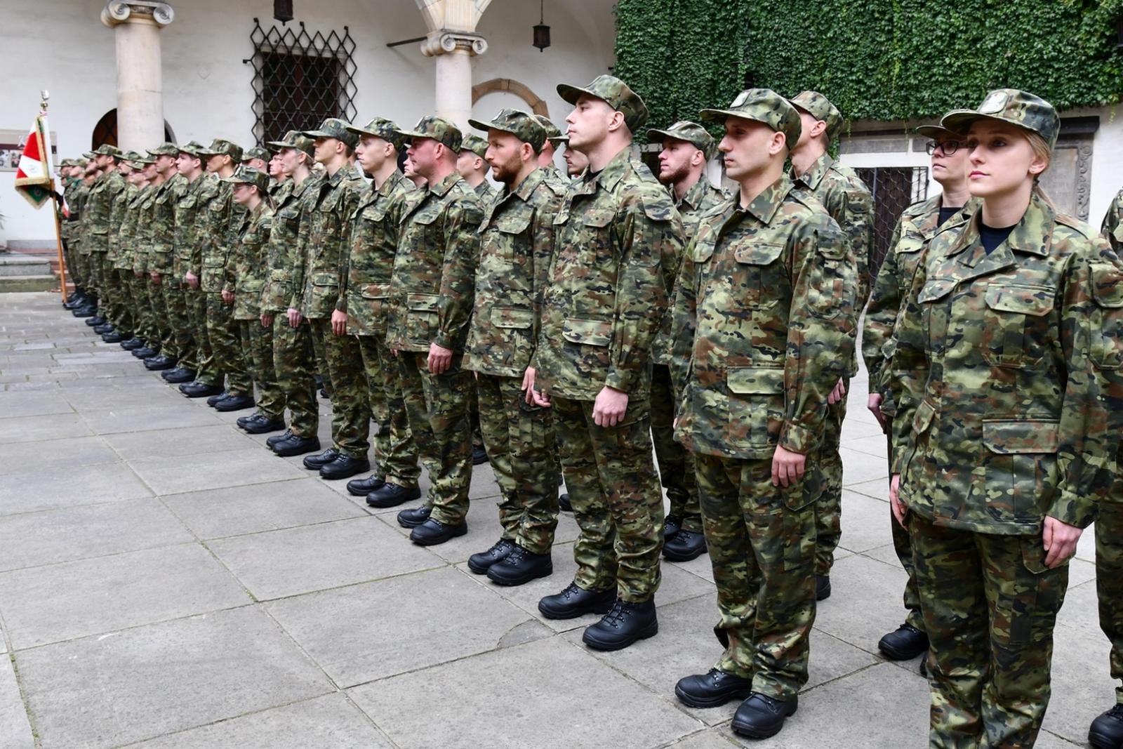 Zdjęcie w galerii na portalu naszraciborz.pl: Śląski Oddział Straży Granicznej z Raciborza zasiliło 42 nowych funkcjonariuszy wiadomości z regionu