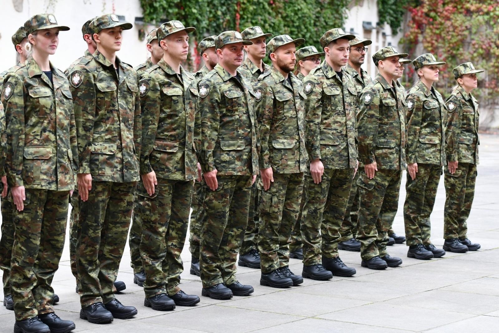 Zdjęcie w galerii na portalu naszraciborz.pl: Śląski Oddział Straży Granicznej z Raciborza zasiliło 42 nowych funkcjonariuszy wiadomości z regionu