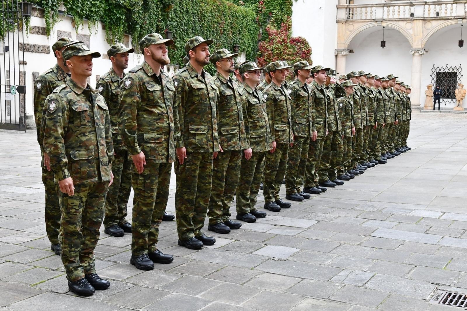Zdjęcie w galerii na portalu naszraciborz.pl: Śląski Oddział Straży Granicznej z Raciborza zasiliło 42 nowych funkcjonariuszy wiadomości z regionu