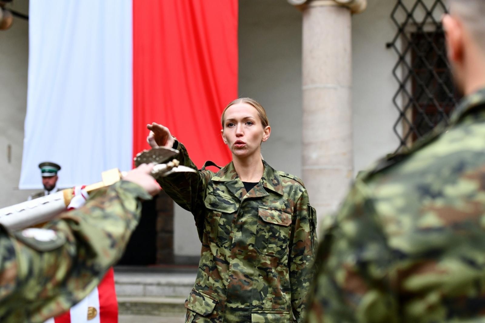 Zdjęcie w galerii na portalu naszraciborz.pl: Śląski Oddział Straży Granicznej z Raciborza zasiliło 42 nowych funkcjonariuszy wiadomości z regionu