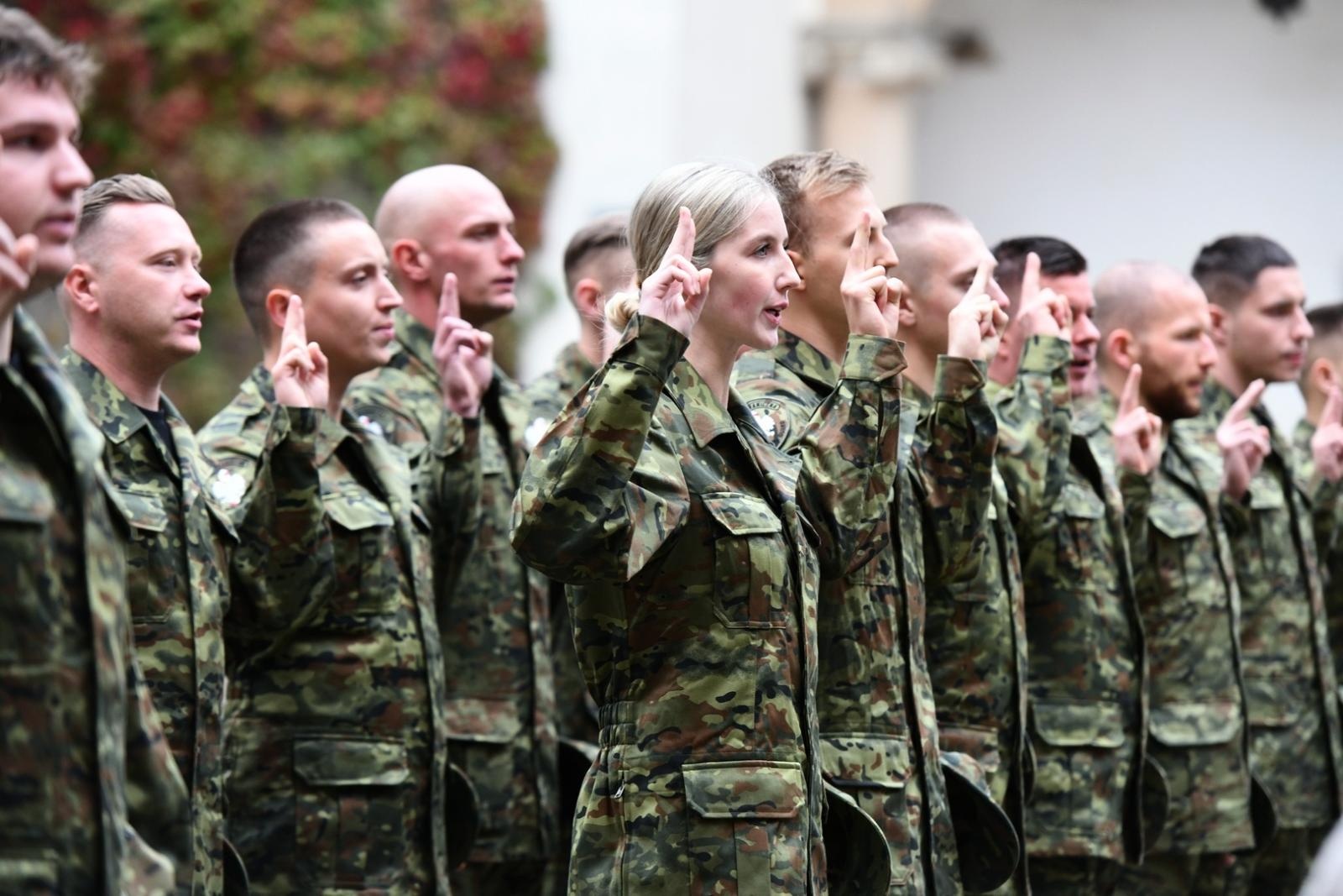 Zdjęcie w galerii na portalu naszraciborz.pl: Śląski Oddział Straży Granicznej z Raciborza zasiliło 42 nowych funkcjonariuszy wiadomości z regionu