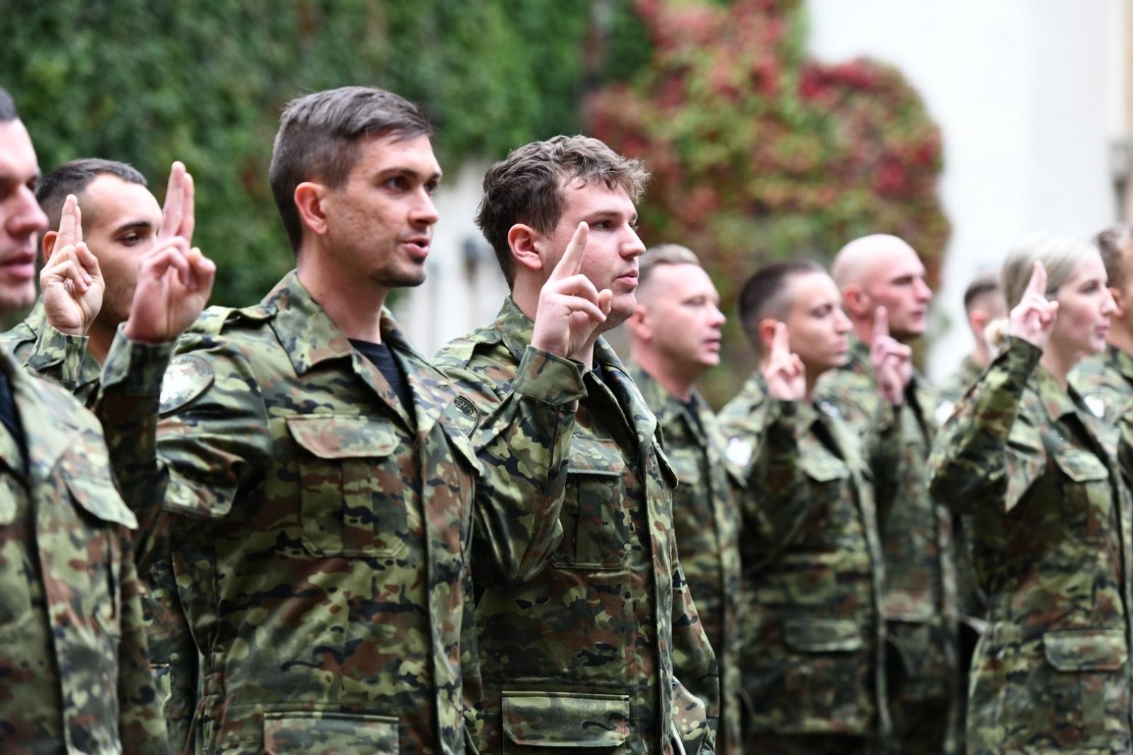 Zdjęcie w galerii na portalu naszraciborz.pl: Śląski Oddział Straży Granicznej z Raciborza zasiliło 42 nowych funkcjonariuszy wiadomości z regionu