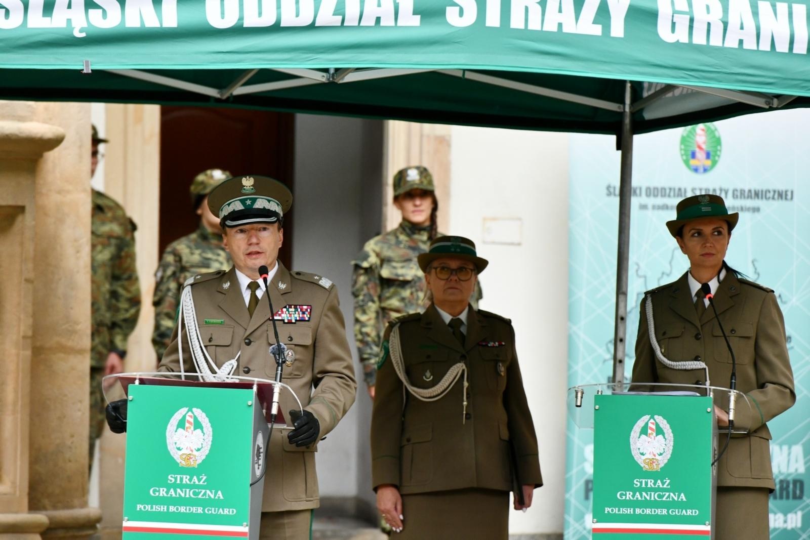 Zdjęcie w galerii na portalu naszraciborz.pl: Śląski Oddział Straży Granicznej z Raciborza zasiliło 42 nowych funkcjonariuszy wiadomości z regionu