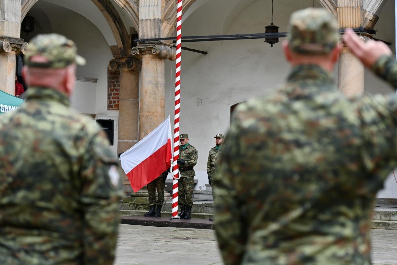 Zdjęcie w galerii na portalu naszraciborz.pl: Śląski Oddział Straży Granicznej z Raciborza zasiliło 42 nowych funkcjonariuszy wiadomości z regionu